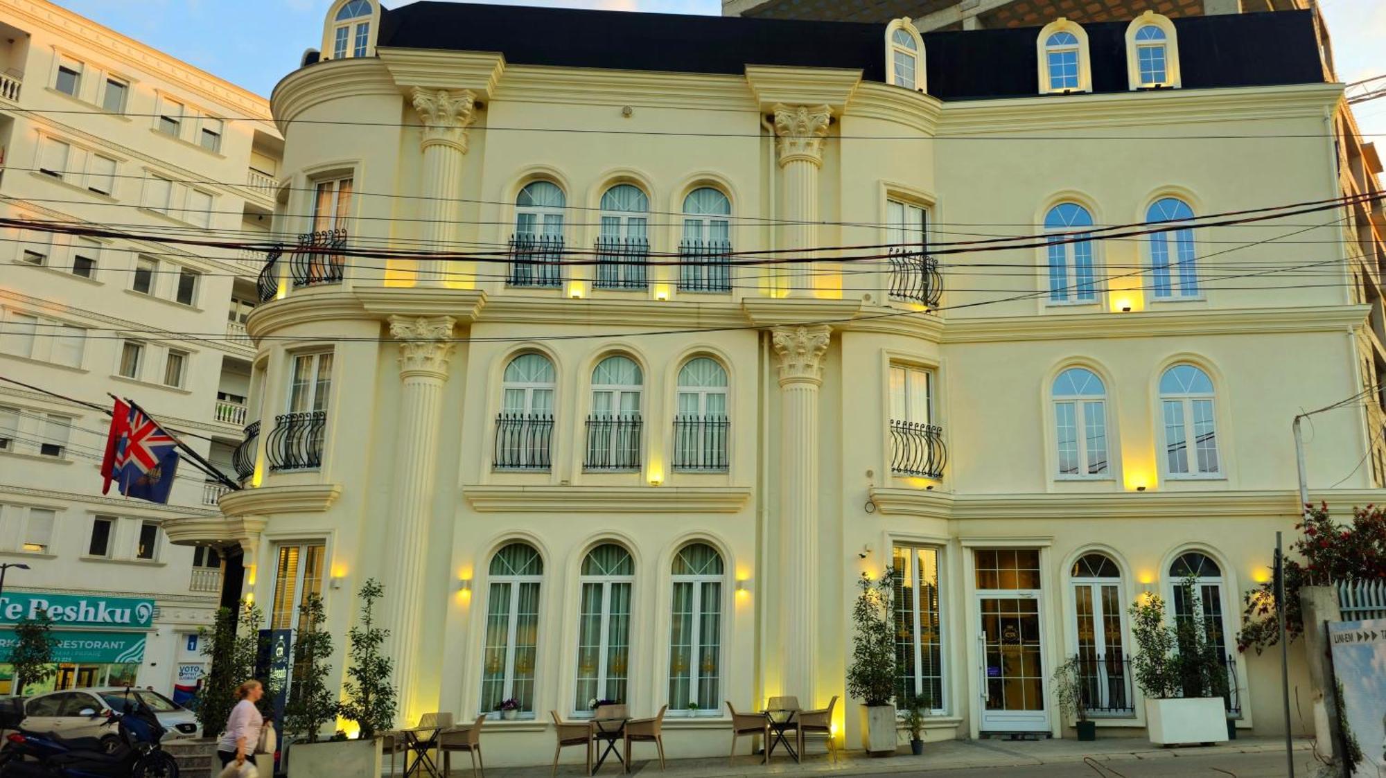 Hotel Ambasada Qta Patza-Kuqani 外观 照片